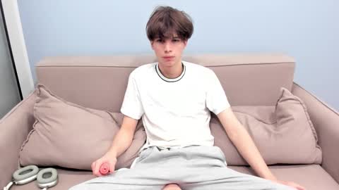 your_shy_guy online show from 02-20-26, 07:32