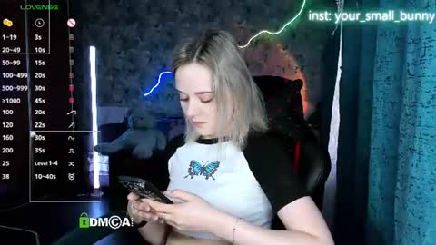 Snapshot of your_small_bunny chatting on 06-22-26, 02:02 Molly online show from 06-22-26, 02:02