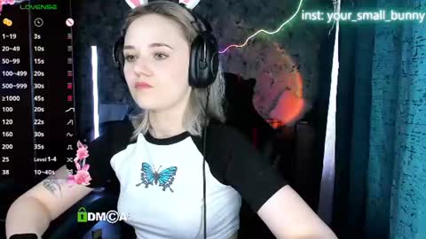 Snapshot of your_small_bunny chatting on 06-22-26, 03:25 Molly online show from 06-22-26, 03:25