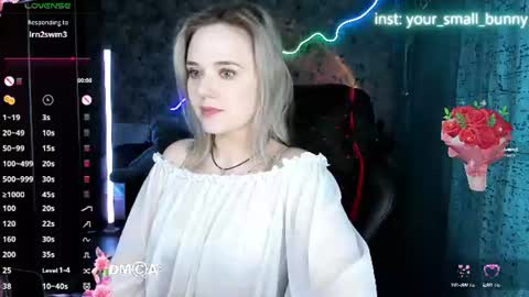 Snapshot of your_small_bunny chatting on 07-20-26, 02:04 Molly online show from 07-20-26, 02:04