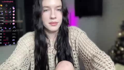 Mia  online show from 01-31-25, 02:28