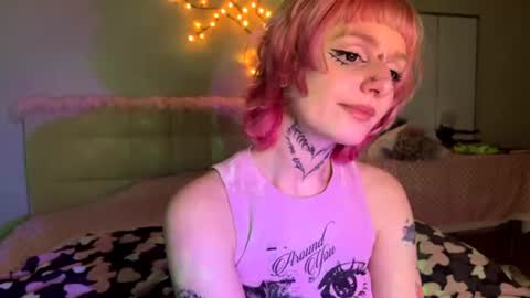 Snapshot of your_sweetpussy chatting on 06-22-26, 07:33 Anya online show from 06-22-26, 07:33
