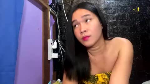 your_twinkletoes18 online show from 11-23-25, 07:46