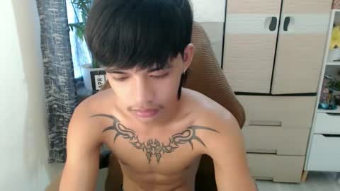 yourasian_eric online show from 04-10-26, 06:18