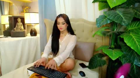 kim online show from 10-20-25, 11:10