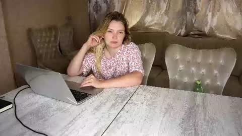 Snapshot of yourbabyhanna chatting on 07-07-26, 06:05 yourbabyhanna online show from 07-07-26, 06:05