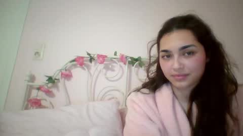 Snapshot of yourbella37 chatting on 05-06-26, 07:52 yourbella37 online show from 05-06-26, 07:52