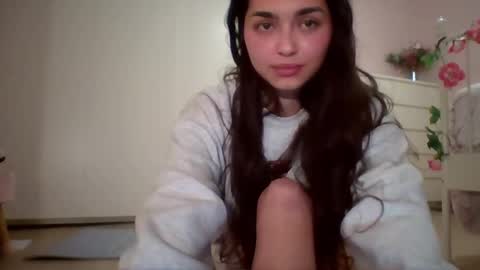 Snapshot of yourbella37 chatting on 05-07-26, 08:47 yourbella37 online show from 05-07-26, 08:47