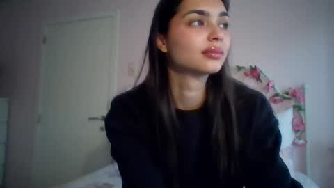 Snapshot of yourbella37 chatting on 05-14-26, 06:58 yourbella37 online show from 05-14-26, 06:58