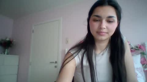 Snapshot of yourbella37 chatting on 05-18-26, 07:09 yourbella37 online show from 05-18-26, 07:09