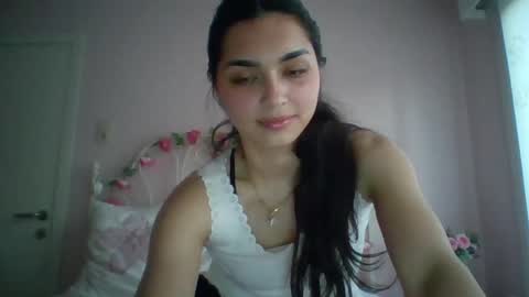 Snapshot of yourbella37 chatting on 05-27-26, 07:44 yourbella37 online show from 05-27-26, 07:44