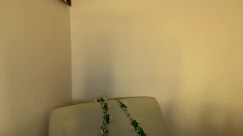 yourcutemolly__ online show from 06-12-26, 11:35