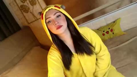 JEN  online show from 11-22-25, 07:51