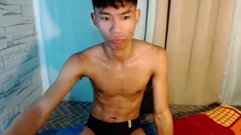 Snapshot of yourdreamboyx chatting on 12-15-24, 06:26 Rence online show from 12-15-24, 06:26