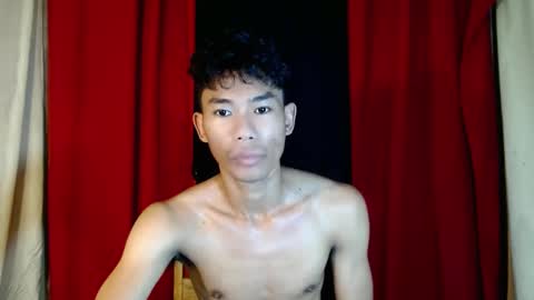 Snapshot of yourdreamboyx chatting on 12-21-24, 09:33 Rence online show from 12-21-24, 09:33