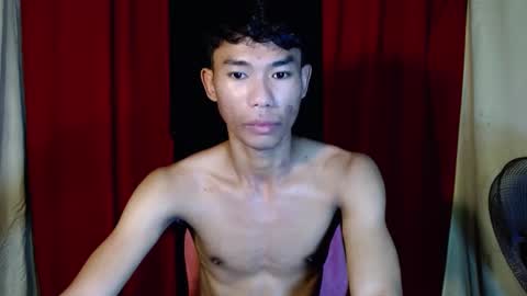 Snapshot of yourdreamboyx chatting on 12-23-24, 06:44 Rence online show from 12-23-24, 06:44
