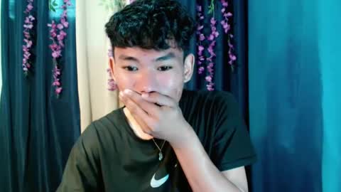 Snapshot of yourdreamboyx chatting on 12-27-24, 06:35 Rence online show from 12-27-24, 06:35