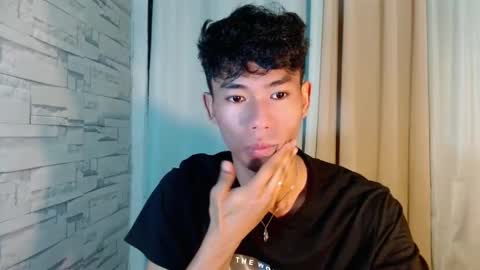 Snapshot of yourdreamboyx chatting on 12-28-24, 08:37 Rence online show from 12-28-24, 08:37