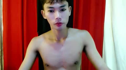 Snapshot of yourdreamboyx chatting on 02-19-25, 03:27 Rence online show from 02-19-25, 03:27