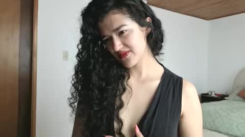 Snapshot of yourdreamgirl2025 chatting on 03-17-26, 03:04 yourdreamgirl2025 online show from 03-17-26, 03:04