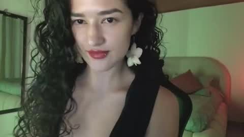 Snapshot of yourdreamgirl2025 chatting on 05-01-26, 11:42 yourdreamgirl2025 online show from 05-01-26, 11:42