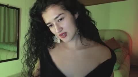 Snapshot of yourdreamgirl2025 chatting on 05-09-26, 12:16 yourdreamgirl2025 online show from 05-09-26, 12:16