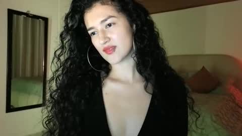 Snapshot of yourdreamgirl2025 chatting on 05-25-26, 11:55 yourdreamgirl2025 online show from 05-25-26, 11:55