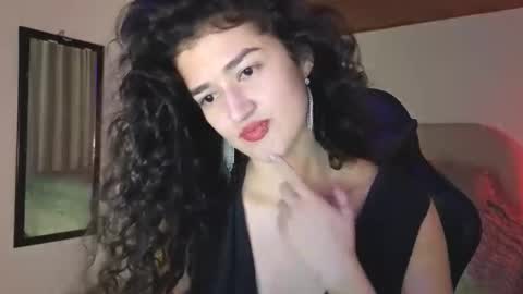Snapshot of yourdreamgirl2025 chatting on 05-27-26, 12:29 yourdreamgirl2025 online show from 05-27-26, 12:29