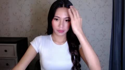 Snapshot of yourdreamgirlgwen chatting on 07-21-26, 06:32 GWENI online show from 07-21-26, 06:32