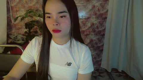 Snapshot of yourdreamgirljenelyn chatting on 06-18-26, 11:03 Alice online show from 06-18-26, 11:03