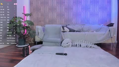 Snapshot of youreyesgazm chatting on 05-11-26, 10:32 Mary online show from 05-11-26, 10:32