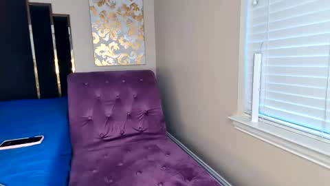 Snapshot of yourfantasy934 chatting on 09-23-25, 10:35 Horny Hotwife Wants To Play online show from 09-23-25, 10:35