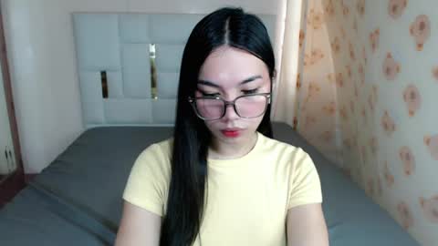 Snapshot of yourfantasy_girl chatting on 08-04-26, 05:43 jenlie online show from 08-04-26, 05:43