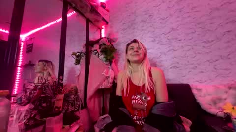 Scarlet Bunny online show from 01-08-26, 08:00