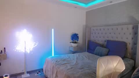 call meKira online show from 04-14-26, 02:45