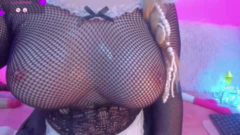 Liza online show from 12-20-25, 03:57