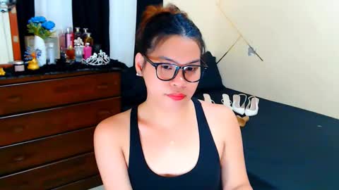 Snapshot of yourgoddesscruella chatting on 03-14-26, 06:52 yourgoddesscruella online show from 03-14-26, 06:52