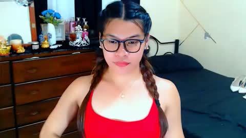 Snapshot of yourgoddesscruella chatting on 03-19-26, 02:43 yourgoddesscruella online show from 03-19-26, 02:43
