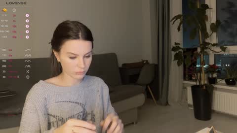 Snapshot of yourher0in chatting on 12-21-24, 12:16 Aida online show from 12-21-24, 12:16