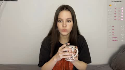 Snapshot of yourher0in chatting on 12-30-24, 10:21 Aida online show from 12-30-24, 10:21