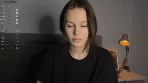 Snapshot of yourher0in chatting on 02-16-25, 02:21 Aida online show from 02-16-25, 02:21