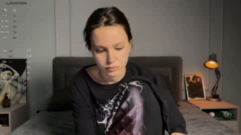 Snapshot of yourher0in chatting on 02-22-25, 04:19 Aida online show from 02-22-25, 04:19