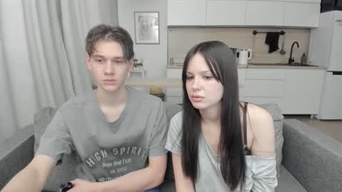 Snapshot of yourher0in chatting on 10-17-25, 11:13 Aida online show from 10-17-25, 11:13