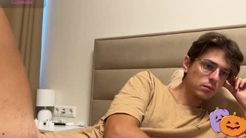 Chris online show from 10-28-25, 07:45