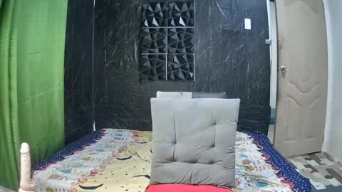 Snapshot of yourhotdodz chatting on 02-15-26, 04:14 yourhotdodz online show from 02-15-26, 04:14