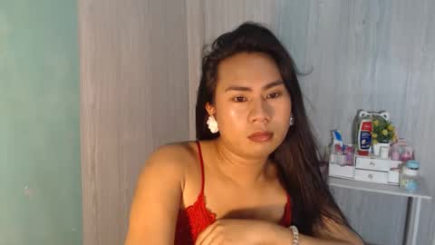 Mauie  online show from 04-22-26, 05:21