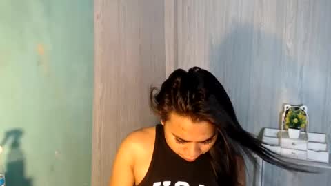 Snapshot of yourhottie_winxxx chatting on 07-12-26, 02:13 Mauie online show from 07-12-26, 02:13