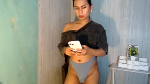 Snapshot of yourhottie_winxxx chatting on 07-18-26, 11:52 Mauie online show from 07-18-26, 11:52