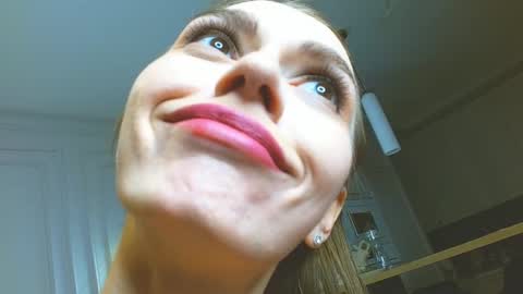 Snapshot of yourladysunshine chatting on 02-15-25, 12:11 Ksyusha online show from 02-15-25, 12:11