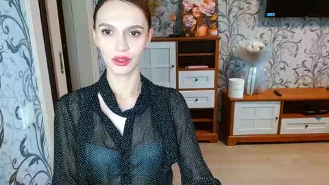 Snapshot of yourladysunshine chatting on 10-18-25, 06:26 Ksyusha online show from 10-18-25, 06:26